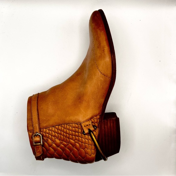 SAM EDELMAN CAMEL BOOTIE - Picture 16 of 17